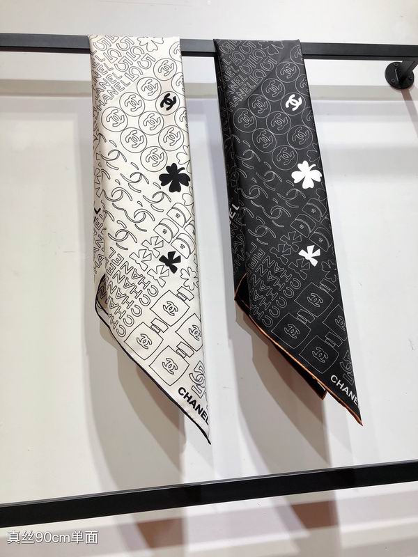 Chanel silk scarf 90X90cm E032201